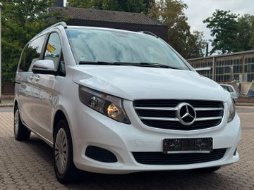Mercedes V 220 - 2
