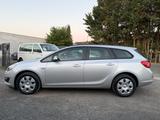 Opel Astra J Sports Tourer Selection/Automatik/Klima - Opel Astra: Selection