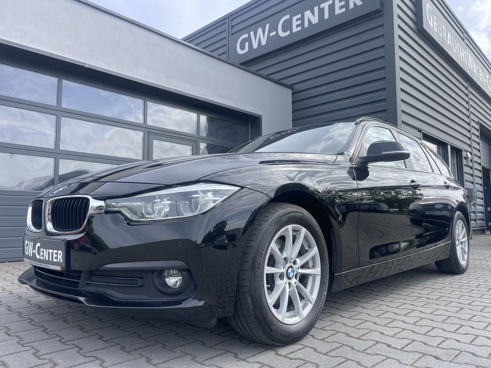 BMW 320d Touring / LED / Navi /