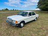 Mercedes-Benz 200 W123 1.Hand Motor NEU 80.405 km - Mercedes-Benz Gebrauchtwagen von 1982