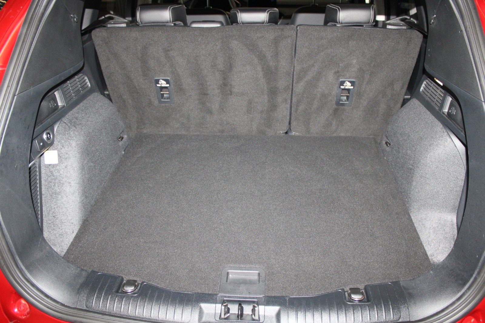 Fahrzeugabbildung Ford Kuga PHEV Titanium X ACC AHK HUD LED Cam WinterP