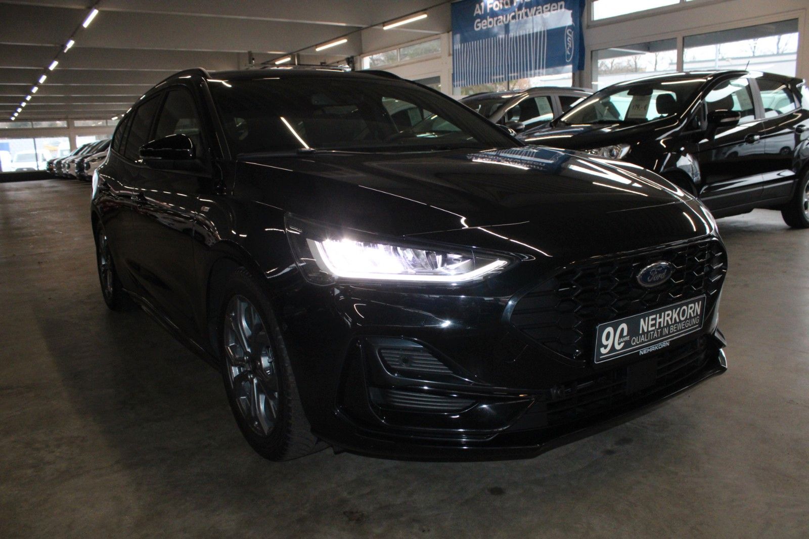 Fahrzeugabbildung Ford Focus ST-Line X Aut. LED ACC Leder Pano HUD Wint