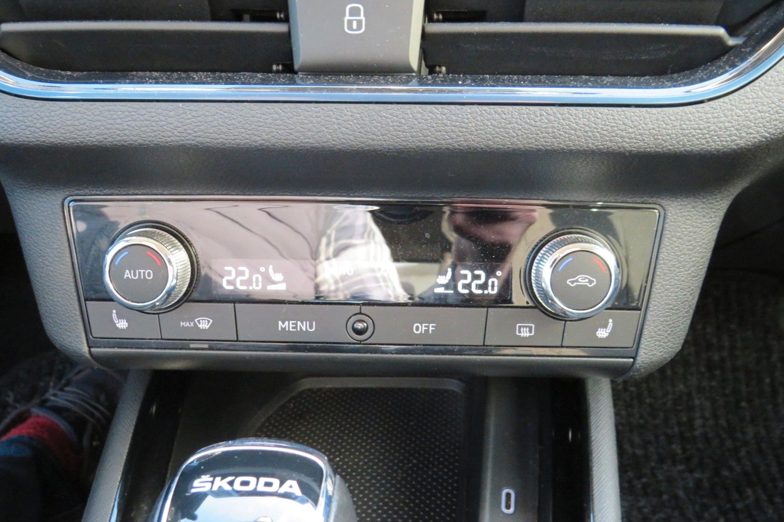 Fahrzeugabbildung SKODA Kamiq Ambition DSG LED AHK GRA PDC SITZH.