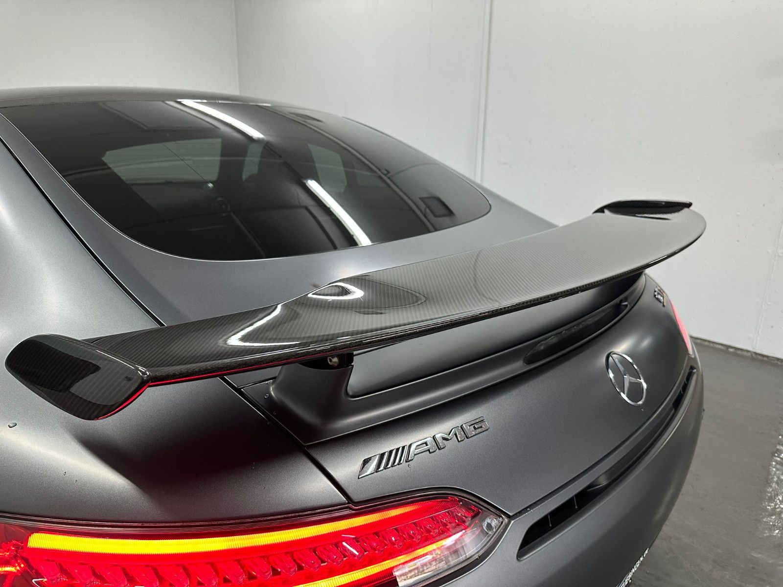 Fahrzeugabbildung Mercedes-Benz AMG GT R 4.0 V8  *KERAMIK*CARBON*PERF.-SITZ*