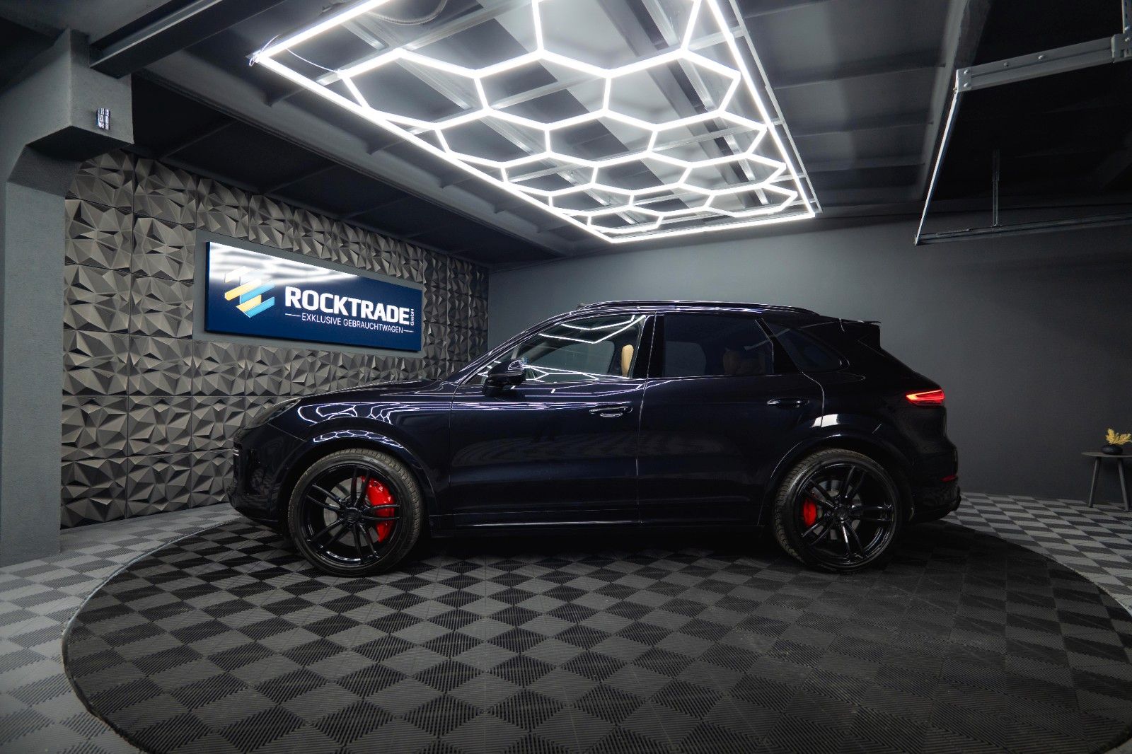 Fahrzeugabbildung Porsche Cayenne Turbo V8 Sport Chrono TECHART *ACC*PANO*
