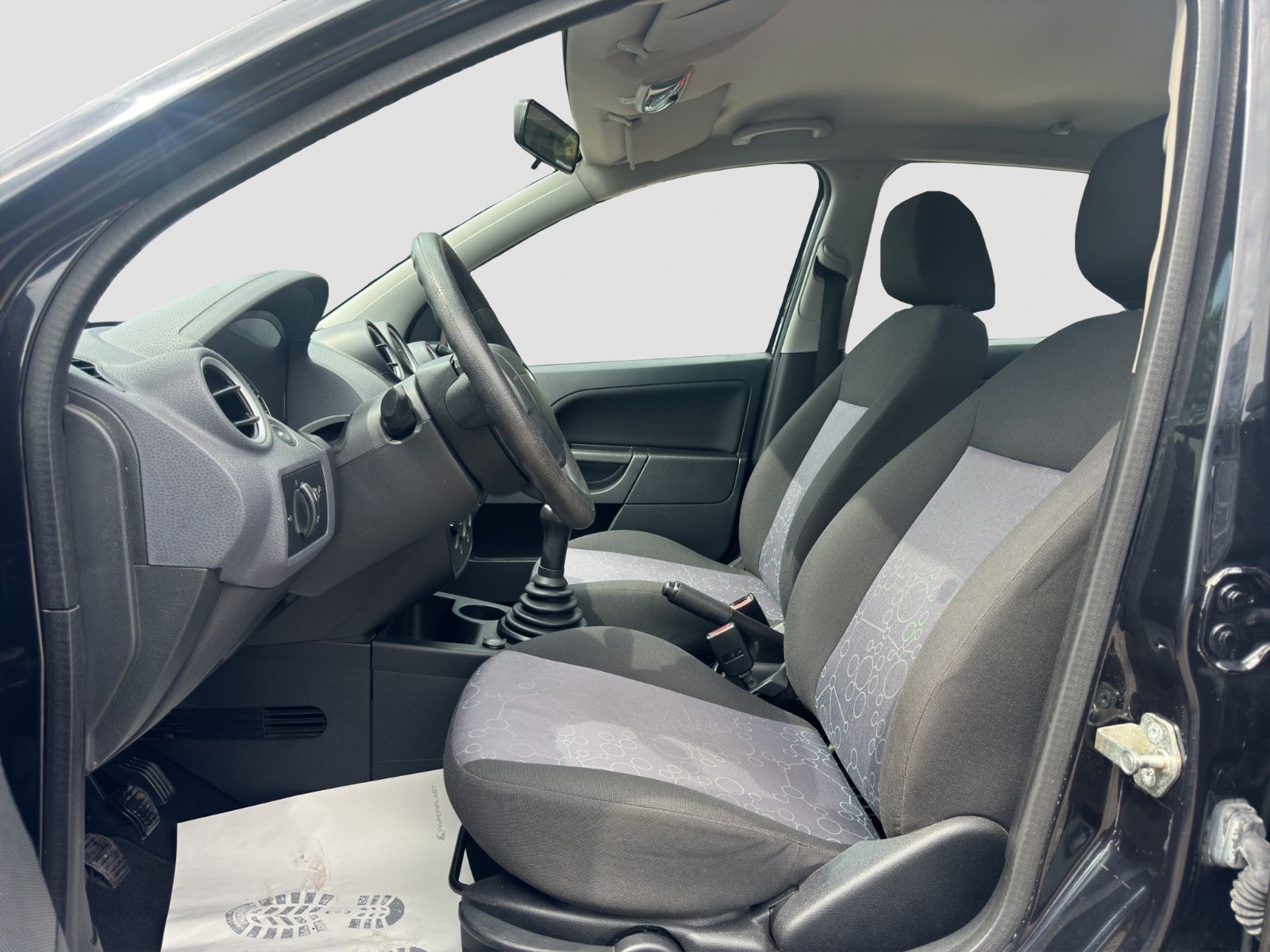 Fahrzeugabbildung Ford Fiesta Fun /Klimaanlage/Servo/Radio/TÜV/HU Neu