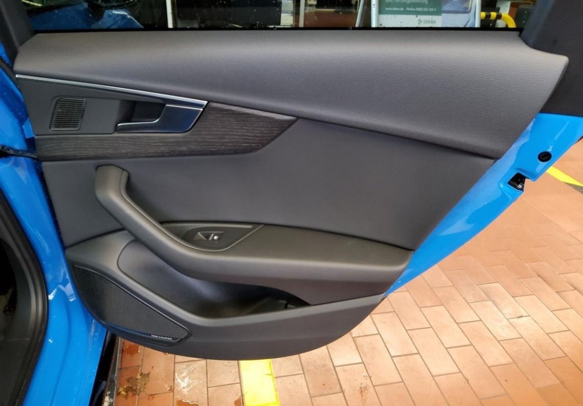 Fahrzeugabbildung Audi A4 Avant 45 TFSI quattro S-LINE TURBO-BLUE B&O