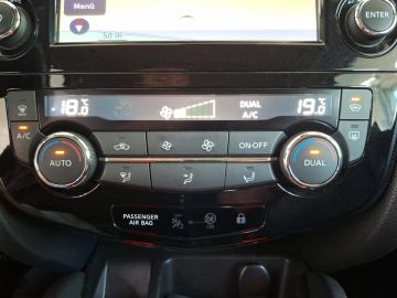 Nissan Qashqai Tekna 1.6 °LED°AHK°Pano°Kamera°SHZ°BF°