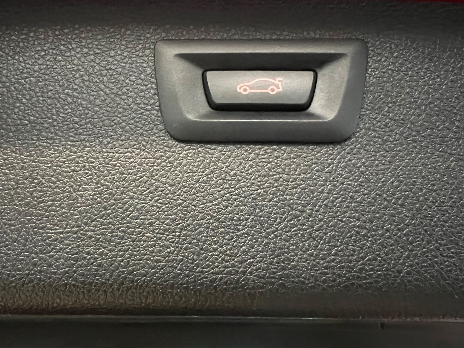 Fahrzeugabbildung BMW 316 i Touring F31 Sportline *NAVI *MELBOURNEROT