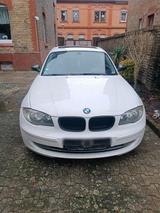 BMW 1er E81 118i  Facelift - BMW 118: 118i Facelift