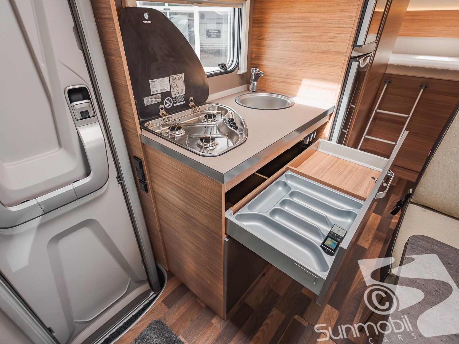 Fahrzeugabbildung Weinsberg CaraHome 650 DG Navi RFK Markise