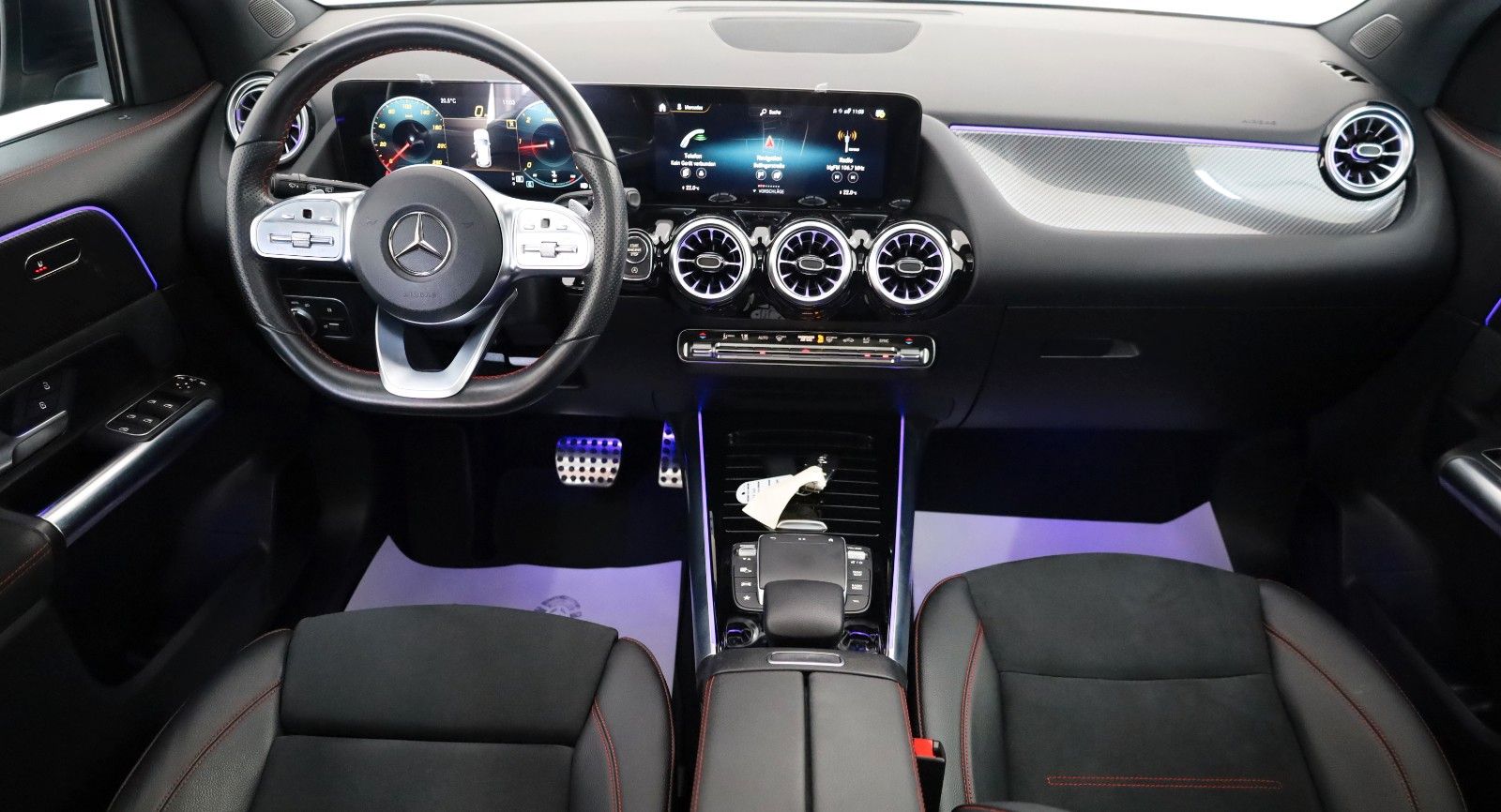 Fahrzeugabbildung Mercedes-Benz GLA 200 d, AMG line, Navi,LED,Kamera,Panorama