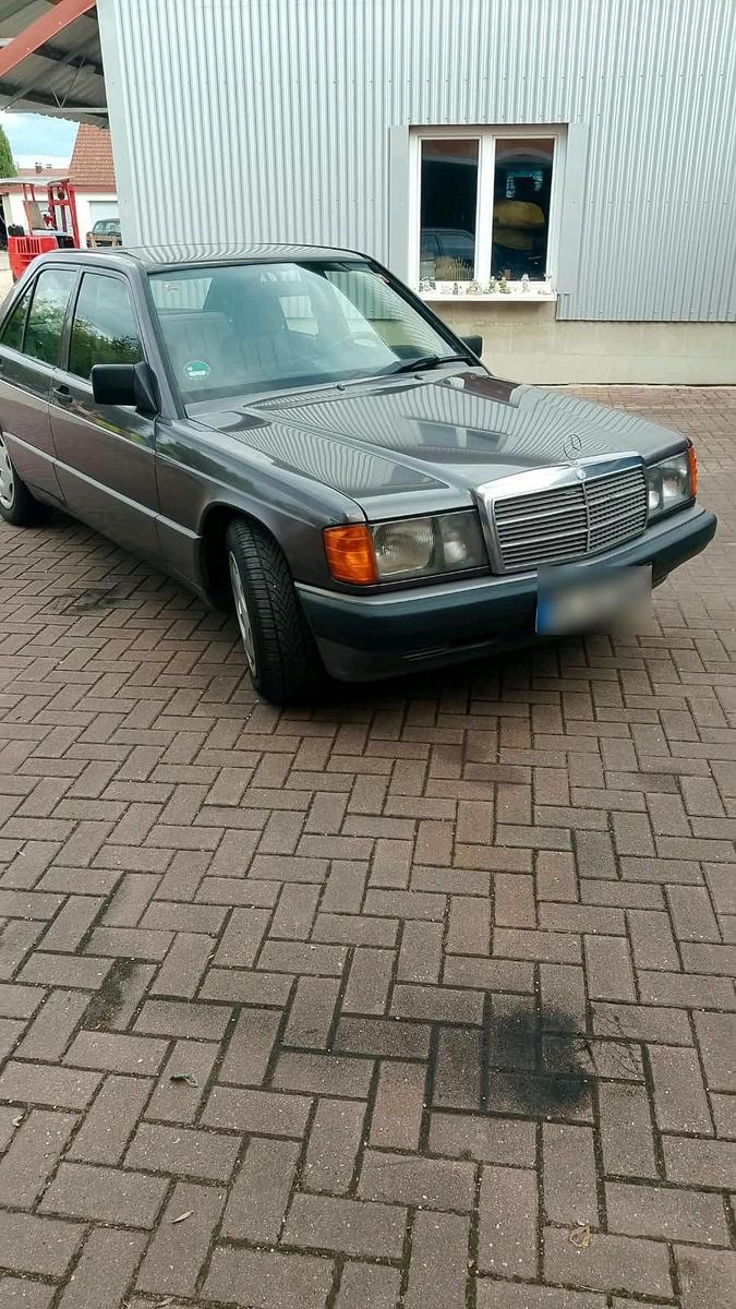 Mercedes-Benz 190