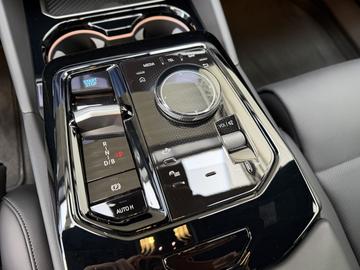 2024 BMW I5 — миниатюра 11