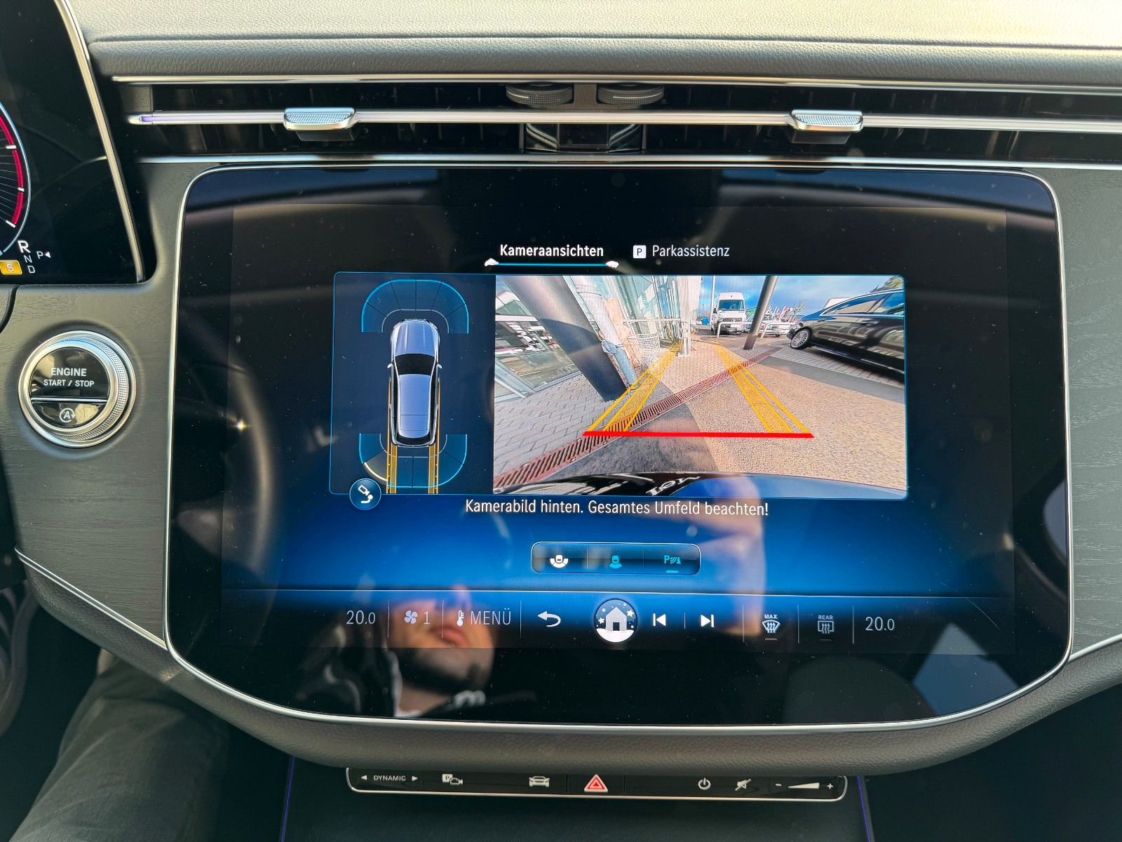 Fahrzeugabbildung Mercedes-Benz E 220d T Avantgarde+Pano+DistrPro+AHK+RFK+MBUX