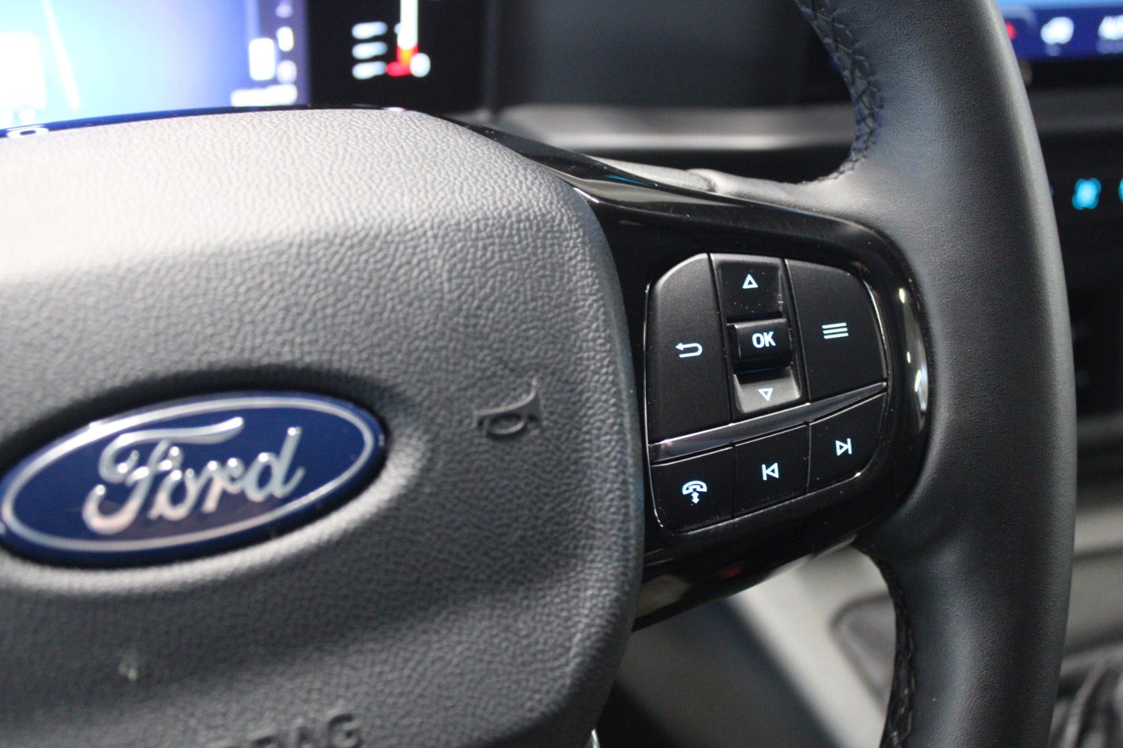 Fahrzeugabbildung Ford Transit Custom L1 TREND LED NAVI CAM ACC SHZ uvm