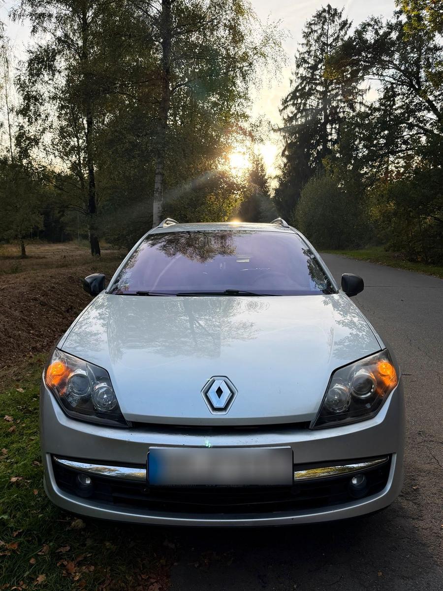 Renault Laguna 2010 — photo 7