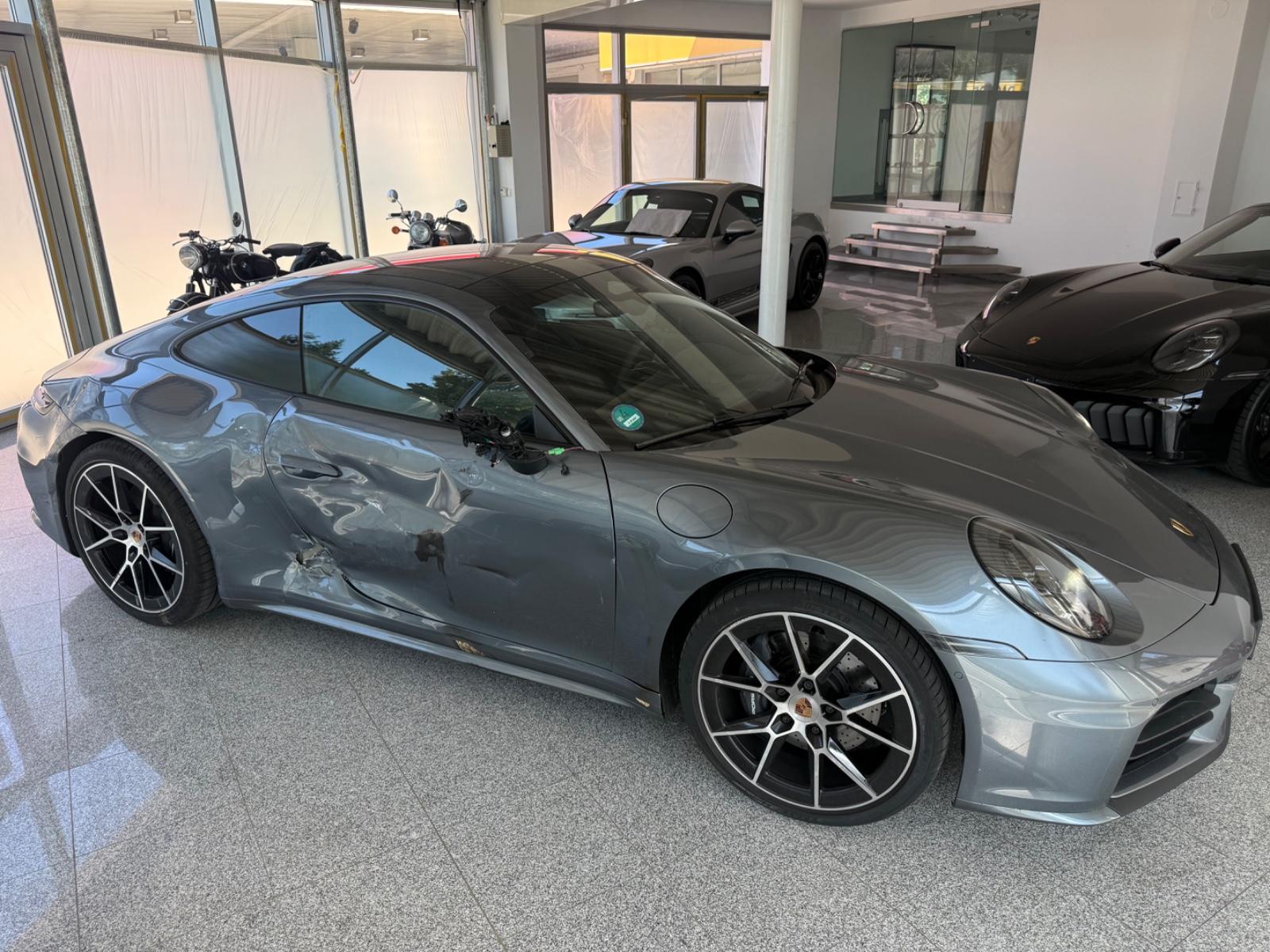 Porsche 992.2 - Sport Design- 21 Zoll- Sportabgas -Lift-