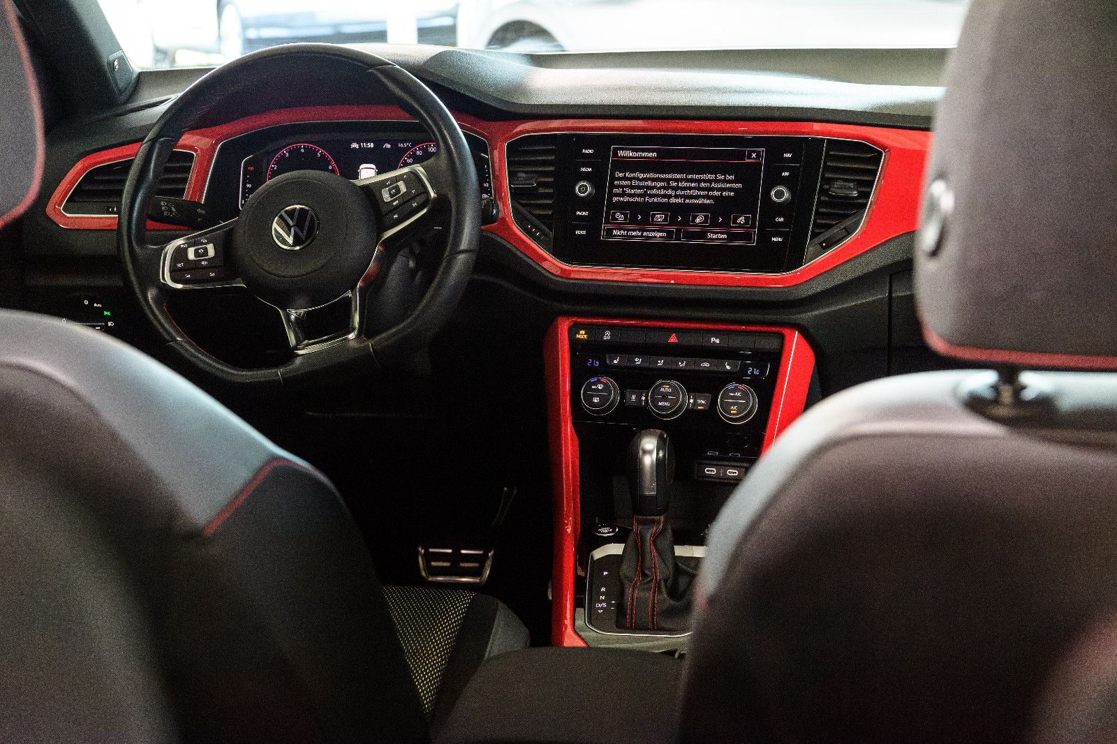 Fahrzeugabbildung Volkswagen T-Roc Sport 1.5 TSI DSG "beats" LED +STANDHZ.