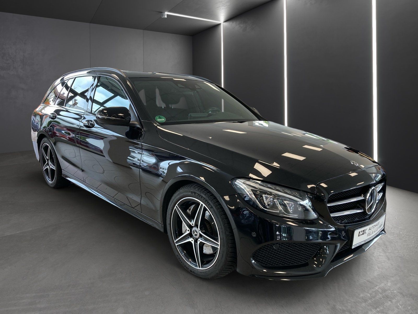 Fahrzeugabbildung Mercedes-Benz C 300 T AMG*Distronic*Standheiz*Pano*Sitzklima*