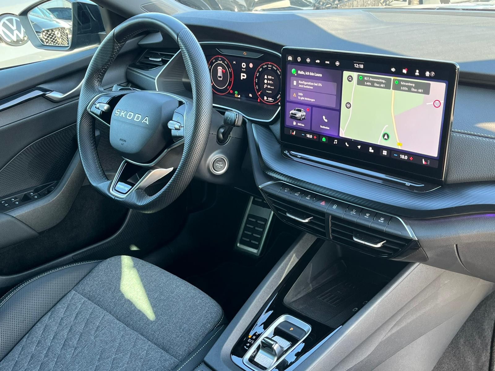 Fahrzeugabbildung SKODA Octavia 1.5 DSG Sportline PANO*MATRIX*AHK*5J.GAR