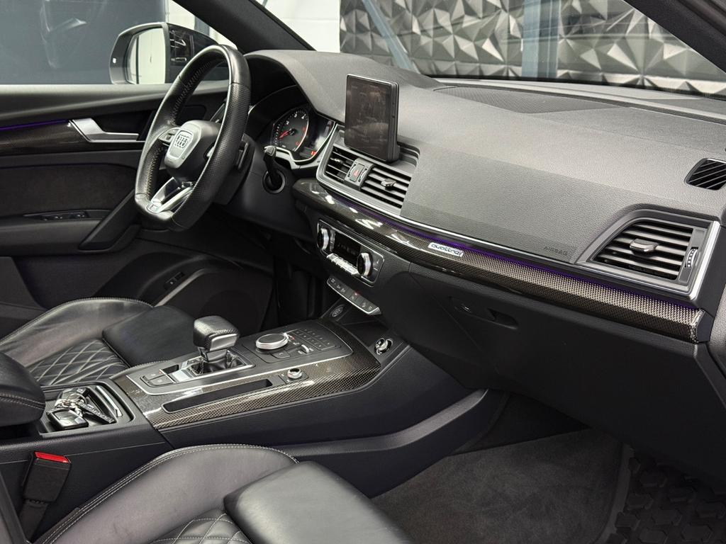 Audi Q5 2.0 TDI quattro S line Black, Foto 36 von 50