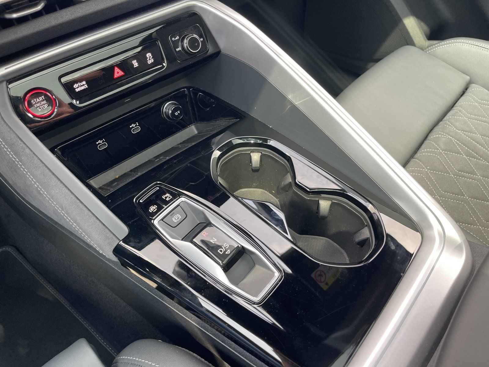 Fahrzeugabbildung Audi SQ5 3.0 TFSI quattro 360,AHK,HUD,Kamera,LED,Navi