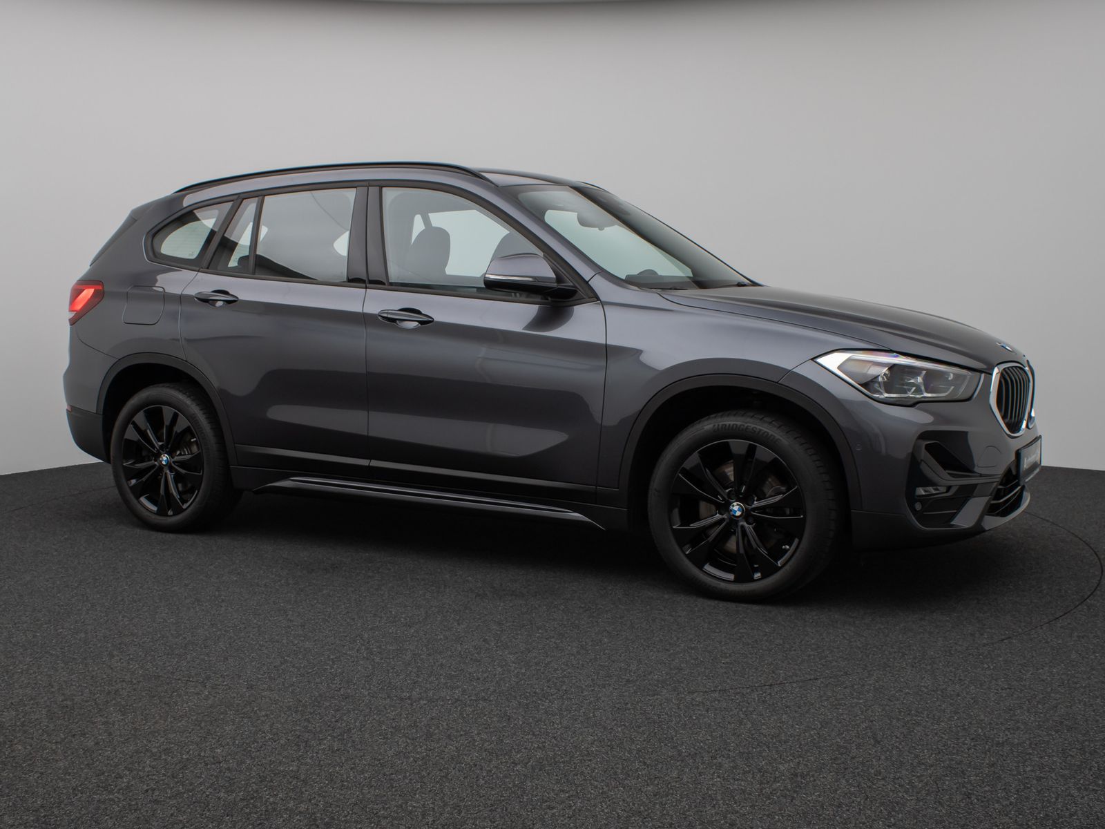 Fahrzeugabbildung BMW X1 sD20i SportLine Kamera HUD DAB HiFi Alarm LED