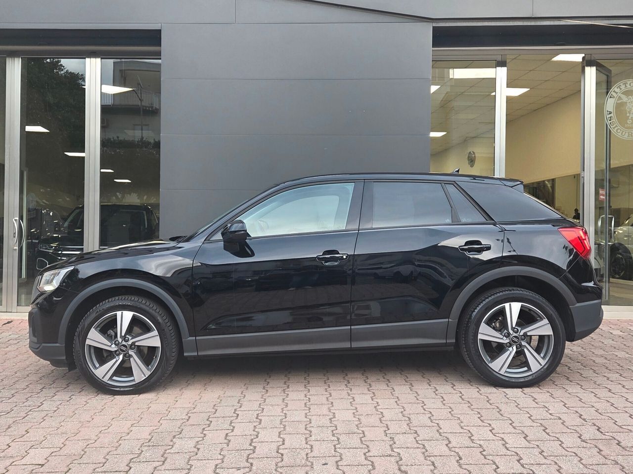 Audi Q2 2.0 TDI 116 CV Business 30 imagem 3