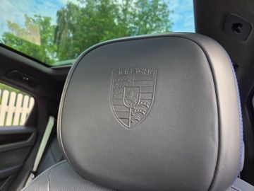 Porsche Cayenne - 11