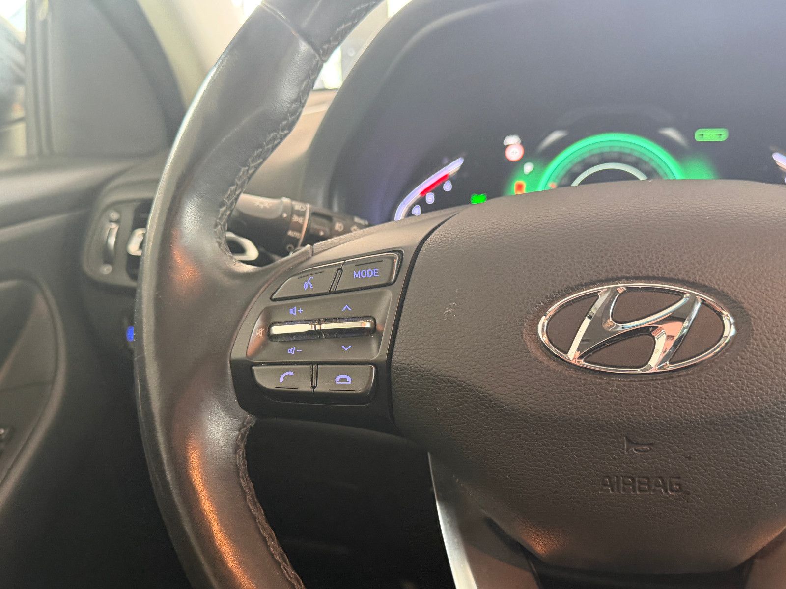 Fahrzeugabbildung Hyundai i30 Prime CW /AUTOMATIK/MEMORY/LEDER/HEIZ-LENKR