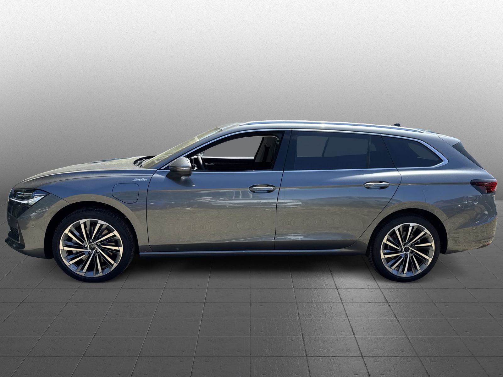 Skoda Superb Combi L&K 1,5 TSI iV 150 kW 6-Gang-DSG imagem 2