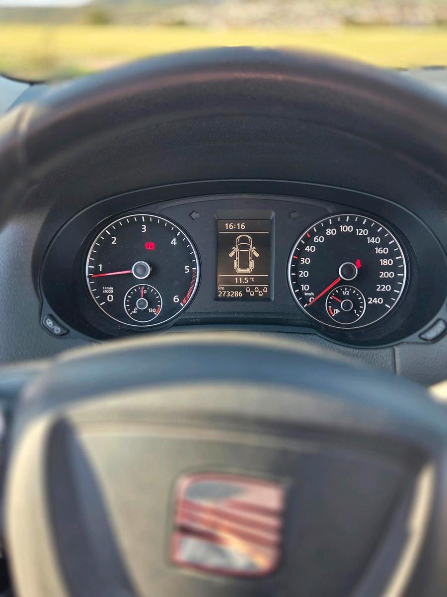 Seat Alhambra 2012 — photo 10
