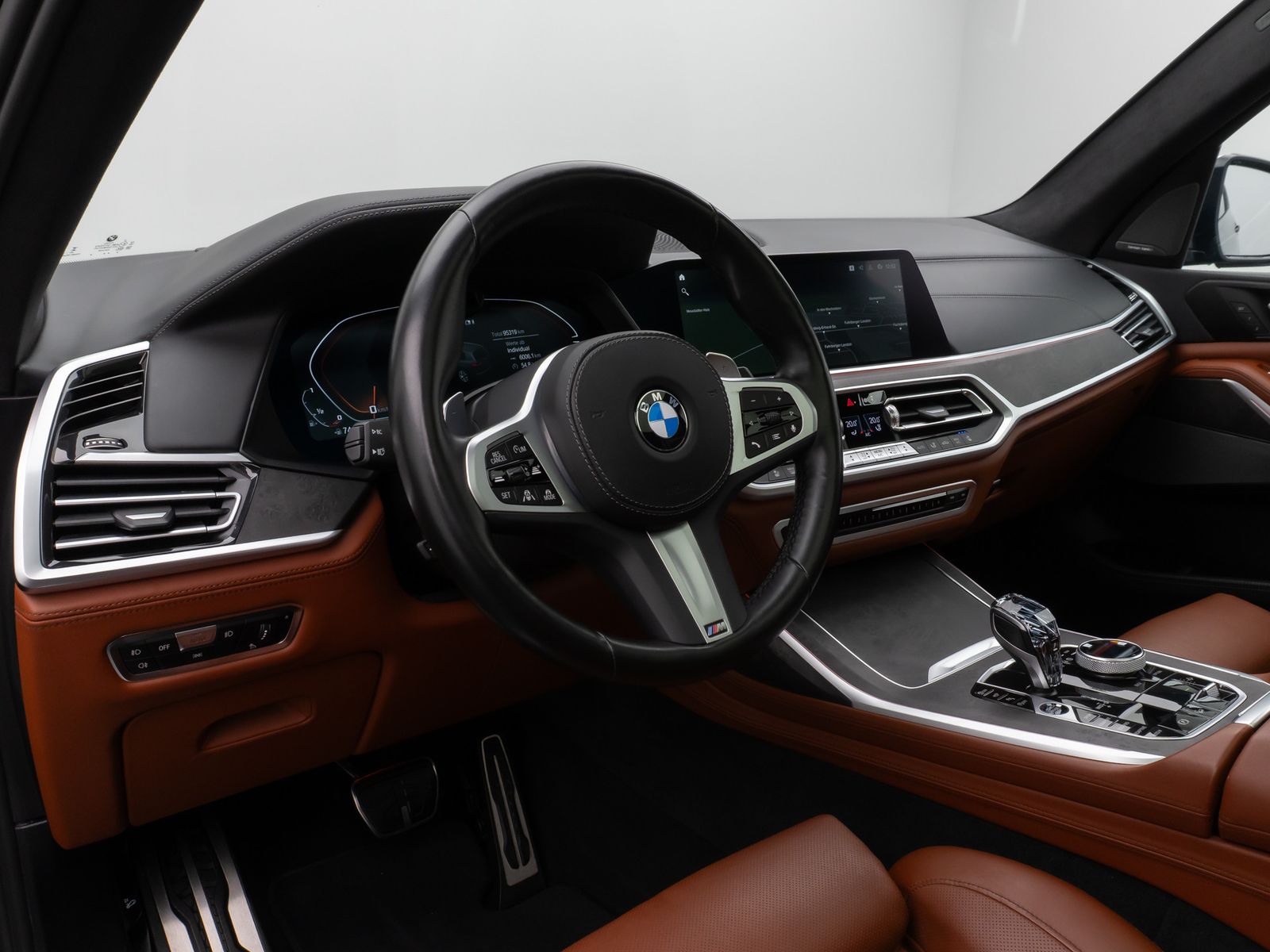 Fahrzeugabbildung BMW X7 M50i Panorama Laser 360°HUD H/K SoftCl 22Zoll