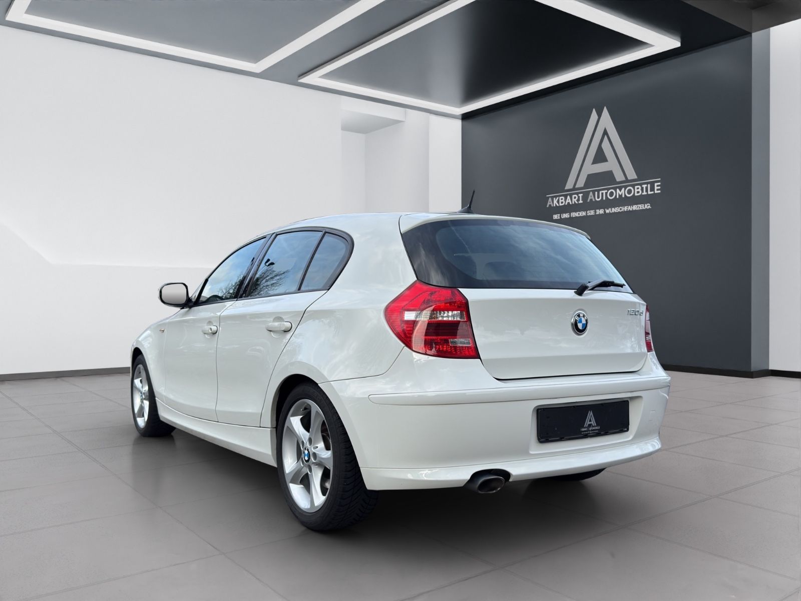 Fahrzeugabbildung BMW 120d Limousine*Automatik*Bi-Xenon*Schiebedach*