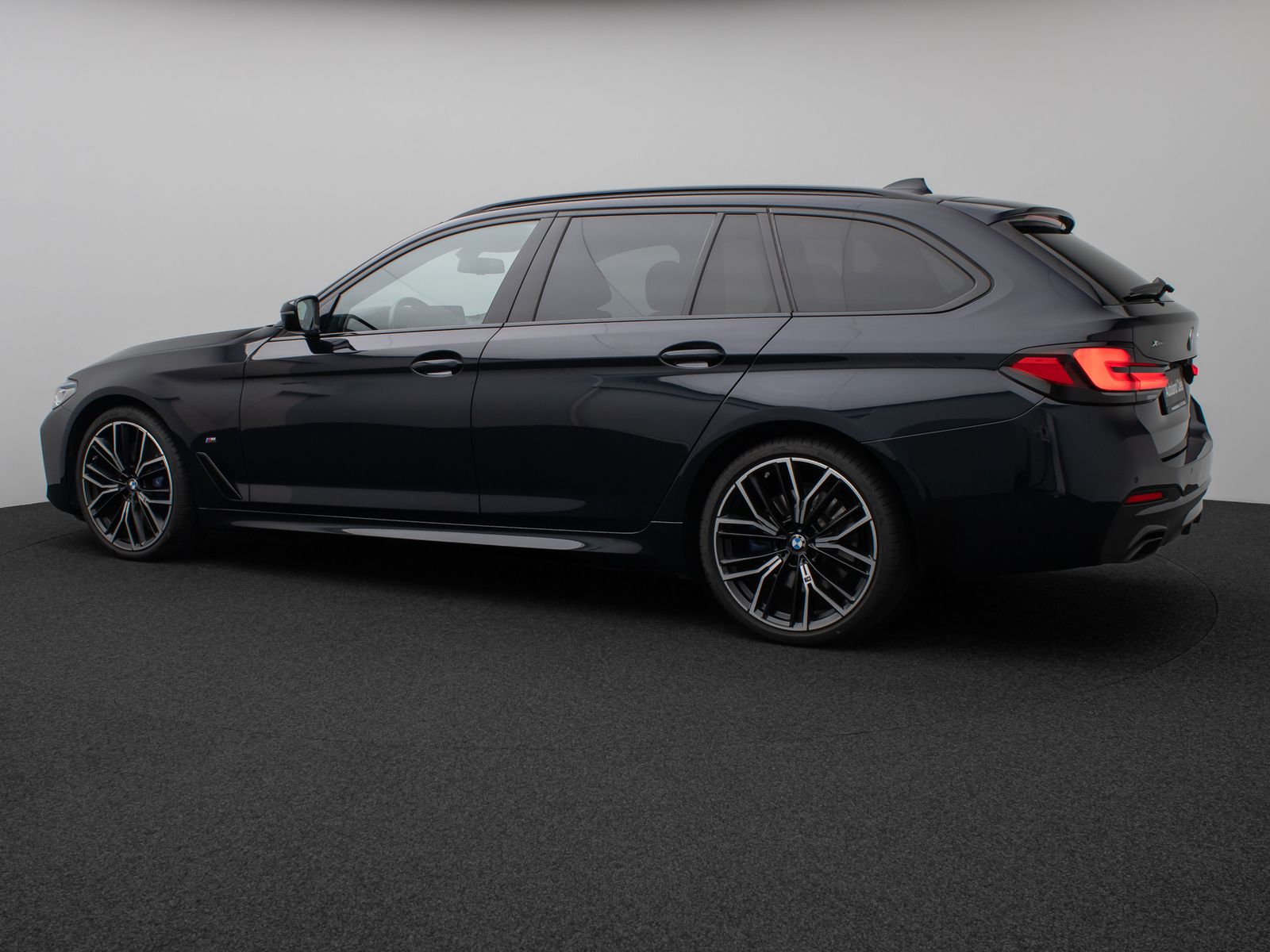 Fahrzeugabbildung BMW 530d xD M Sport Pano Kamera Laser HUD H/K 20Zoll