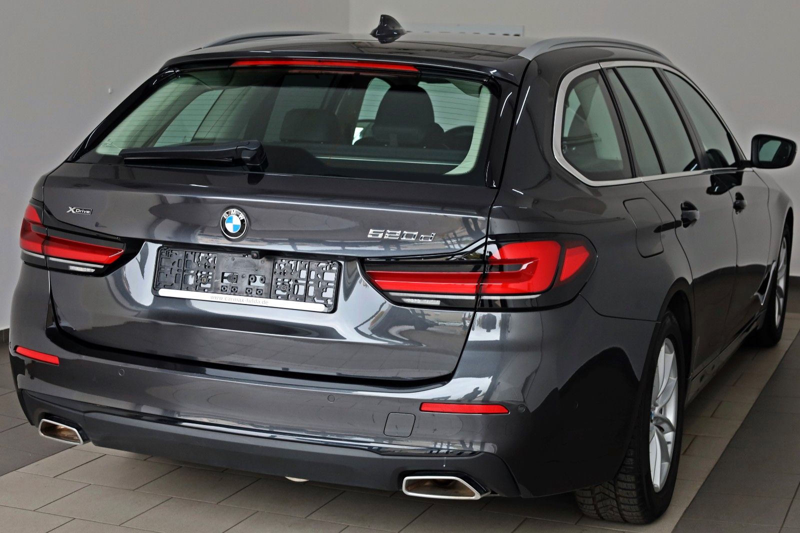 Fahrzeugabbildung BMW 520 d xDrive,Leder,Navi,LED,SH,Kamera,DAB,AHK