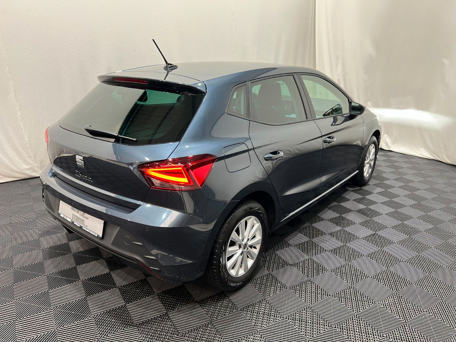 Fahrzeugabbildung SEAT Ibiza 1.0 MPI 59kW