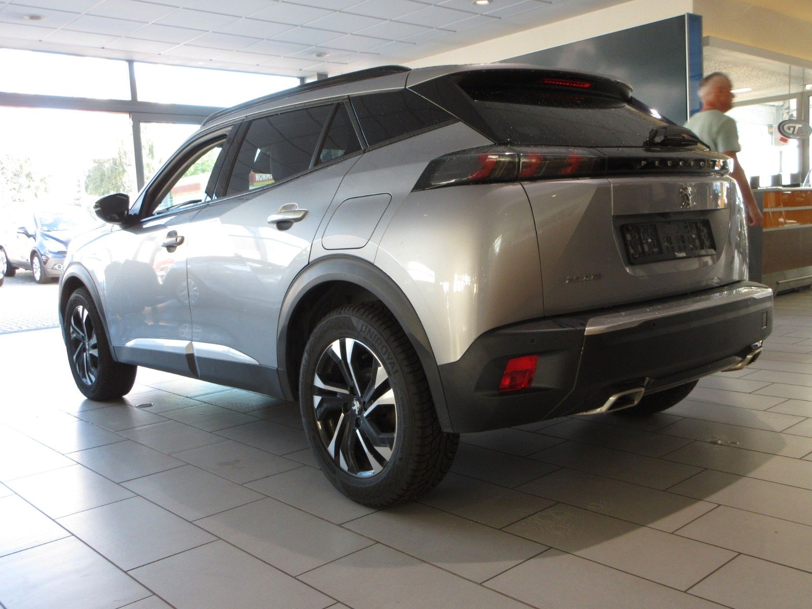 Fahrzeugabbildung Peugeot 2008 Allure 1.2T LED/NAVI/PDC/R´CAM/ALU