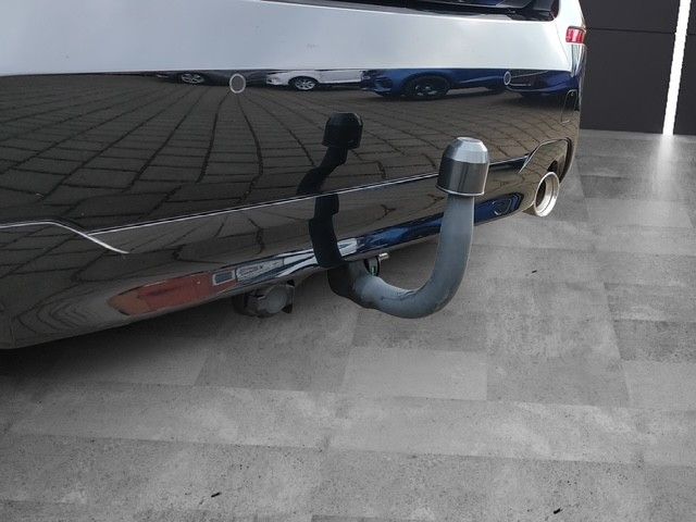 Fahrzeugabbildung BMW 118 d Advantage*Fahrschulauto*SitzHZ*Kamera*LED