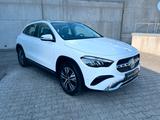 Mercedes-Benz GLA 220 d 4MATIC Pano+AHK+360°+Carplay+Winterpak - weiße Mercedes-Benz GLA 220