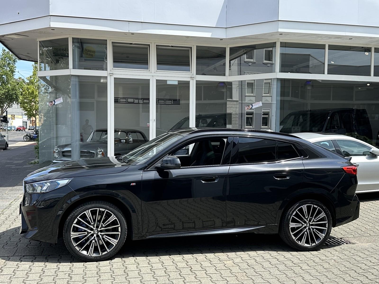 BMW X2 20 d xDrive M SPORT*PANO*HUD*AHK*360K*20Z*ICO