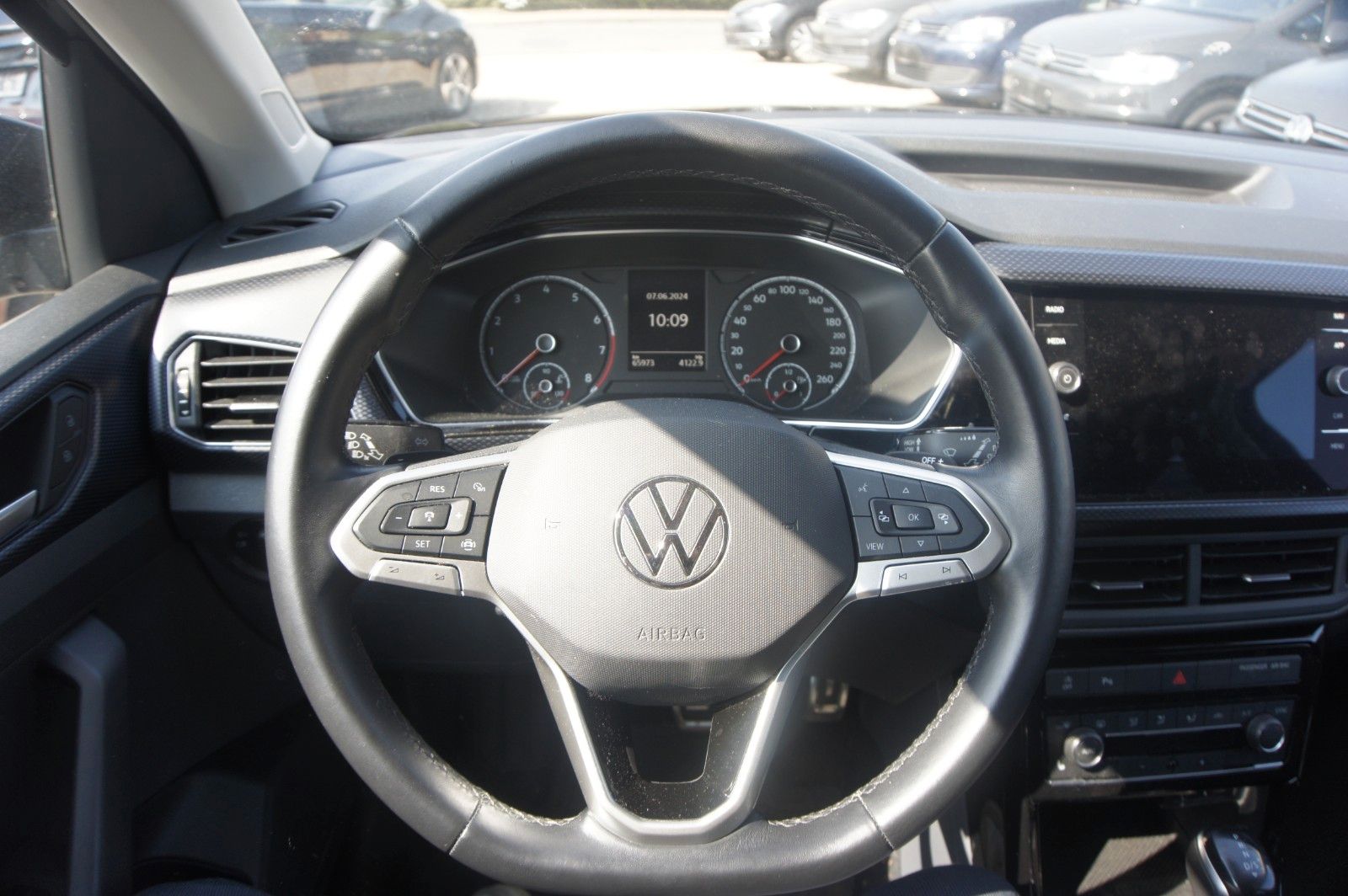 Fahrzeugabbildung Volkswagen T-Cross United KLIMA SHZ PDC TEMPOMAT