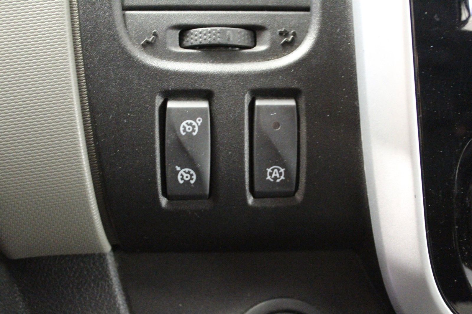 Fahrzeugabbildung Renault Trafic Grand dCi 145 Passenger *Navi*AHK*