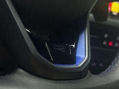 VW Golf R Variant 4Motion 320 PS  IQ.Light