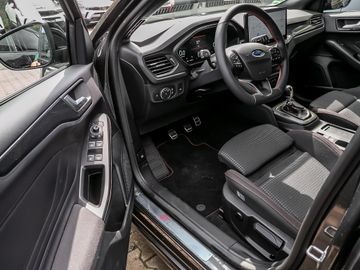 Ford Focus Turnier 1.0 ST-Line X Fahrassistenz-Paket