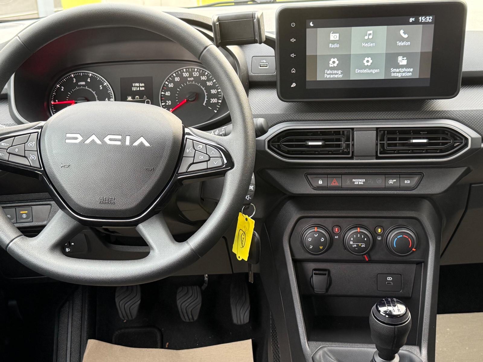 Dacia Sandero III  erst 1190 km Wie NEU LBG BENZIN