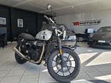Triumph Street Twin