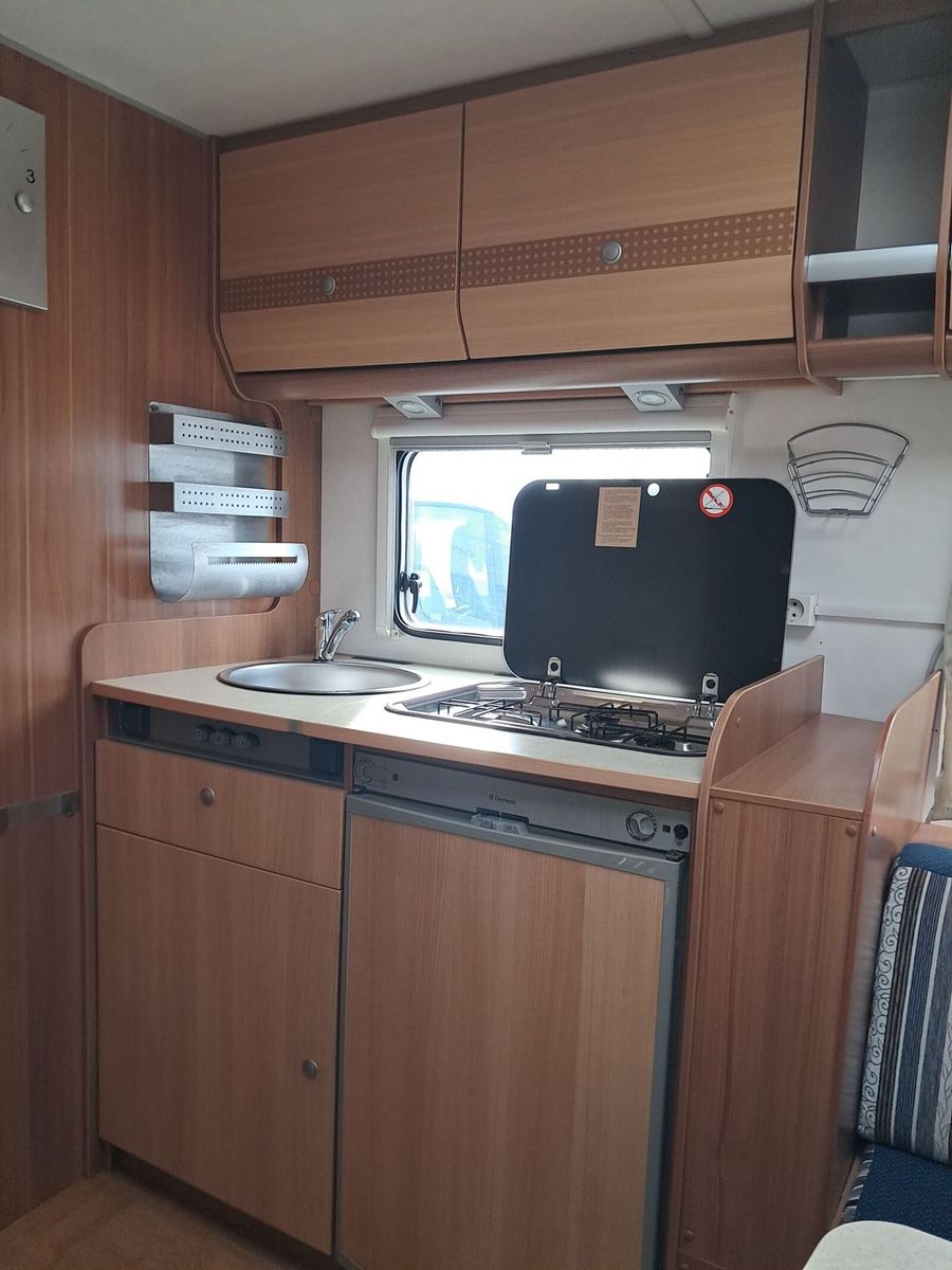 Fahrzeugabbildung Carado T 345 Fahrradträger,Radio,Heckbad