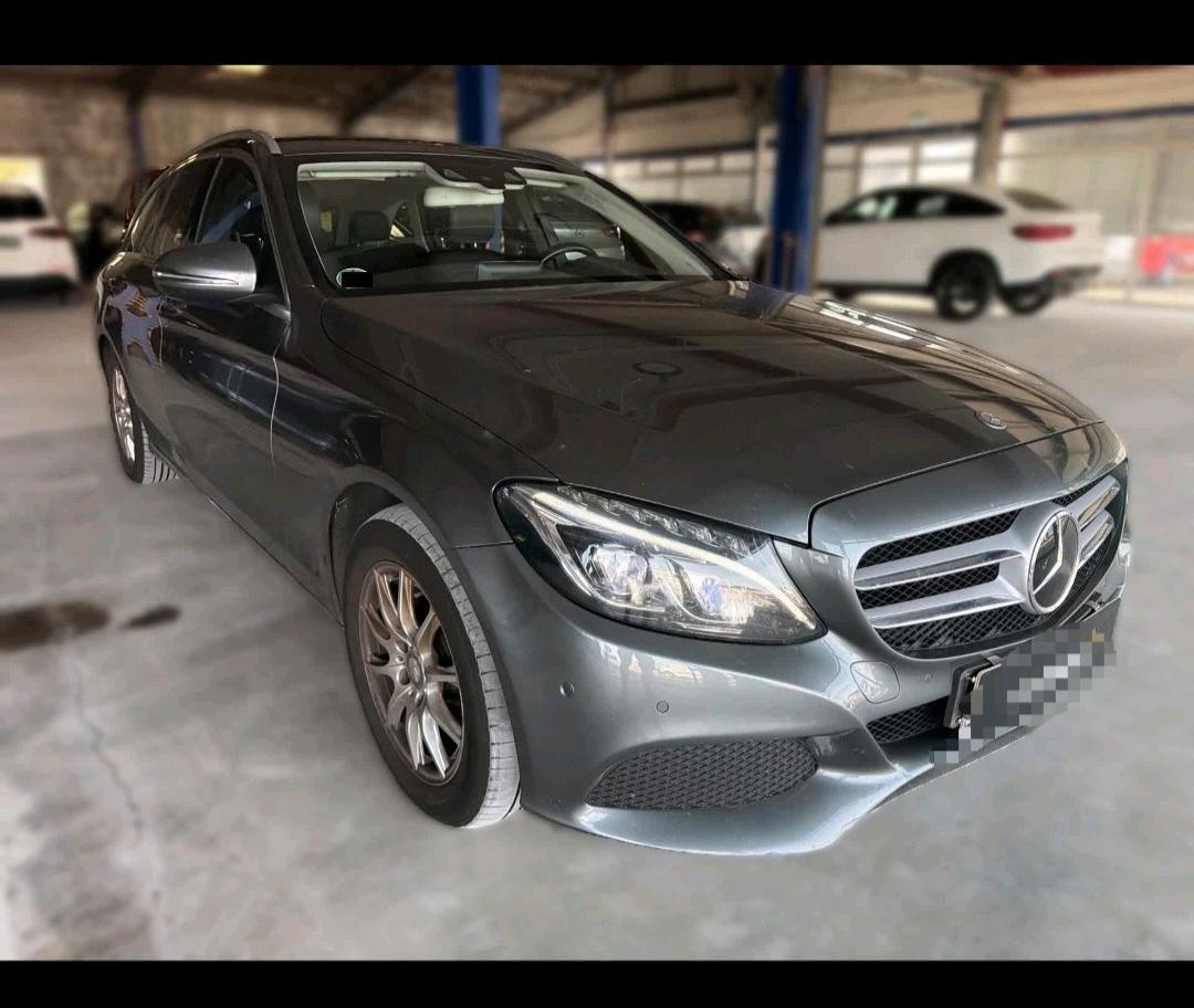 Mercedes-Benz C 220